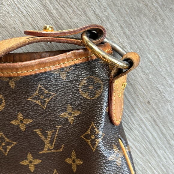 Authentic Louis Vuitton shoulder bag - Picture 3 of 10